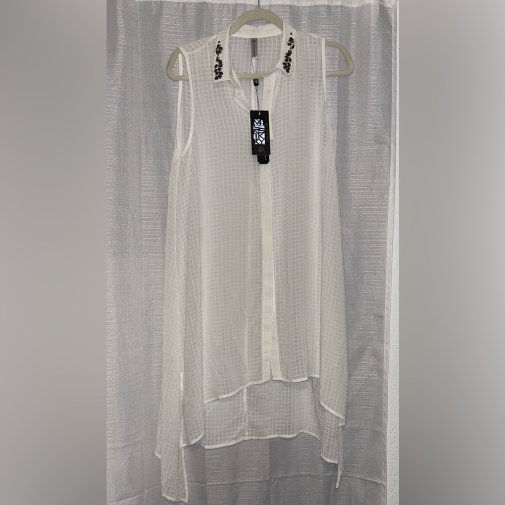 Elegant White Sleeveless dress